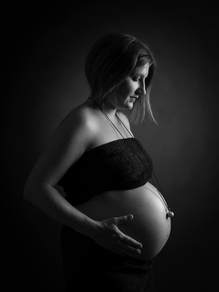 Photographie femme enceinte en studio