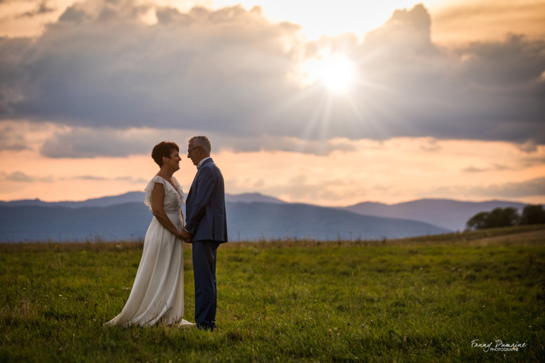 photo de mariage coucher de soleil